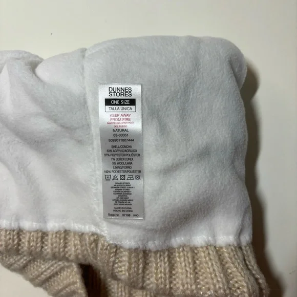 NWT Dunnes Store Pom Beanie - Picture 2 of 4